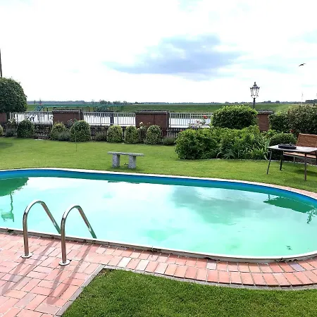 Pool-zimmer In Διαμέρισμα